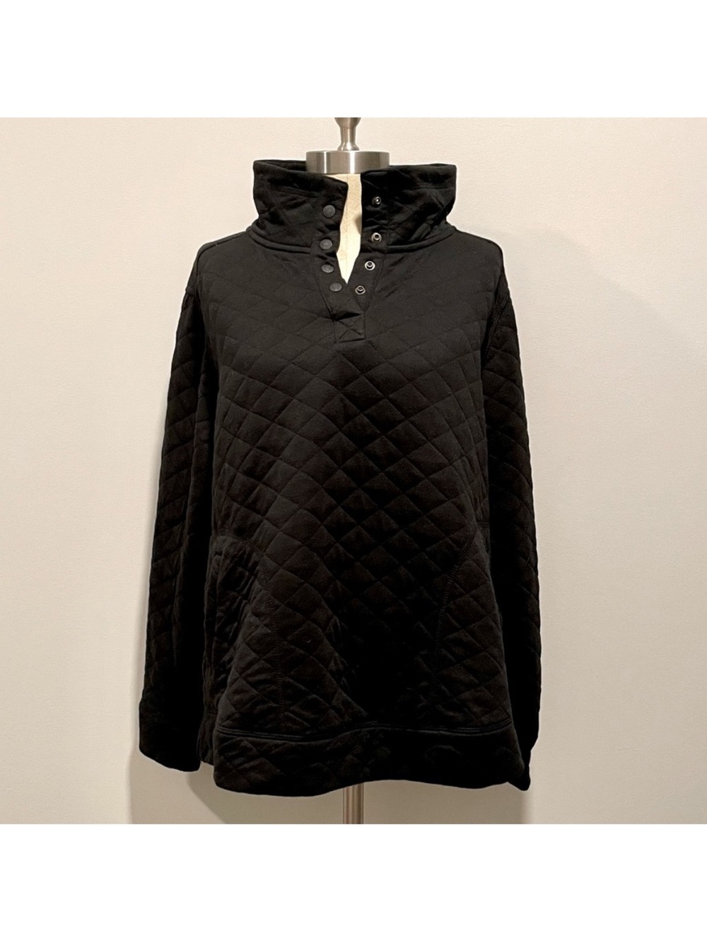 Quilted Snap-Button Pullover Top - Black